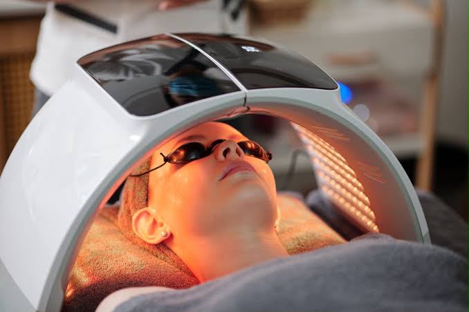 7-Color LED Phototherapy Machine